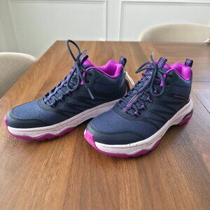 Skechers - GO WALK Outdoor Arch Fit River Path - New With Box